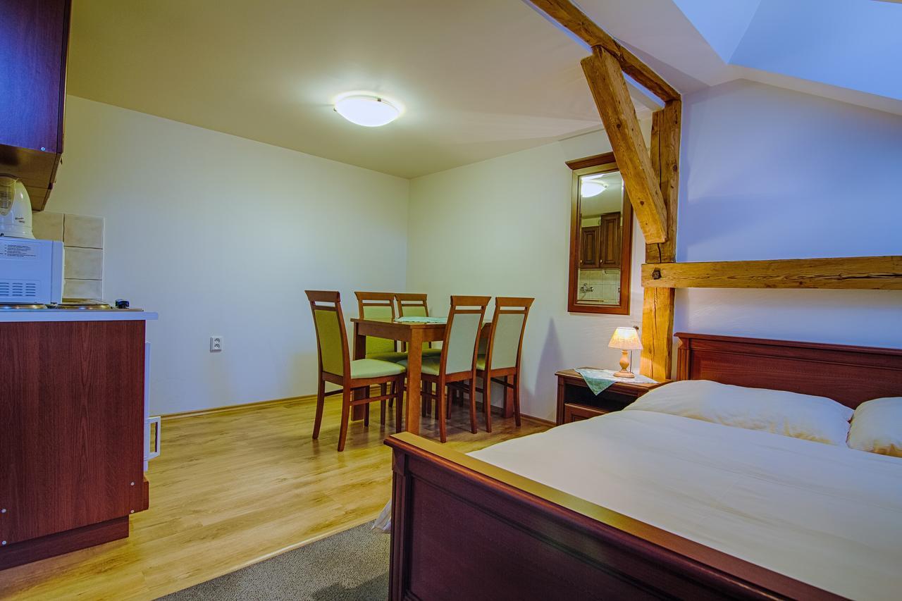 Apartmany Centrum With Garage ロキトニツェ・ナト・イゼロウ エクステリア 写真
