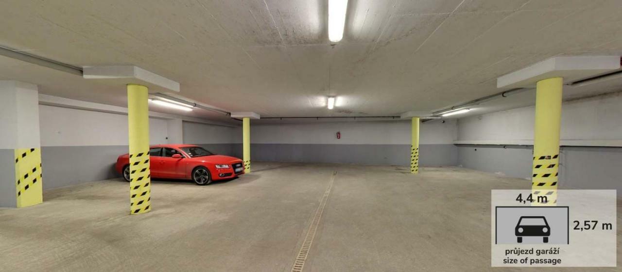 Apartmany Centrum With Garage ロキトニツェ・ナト・イゼロウ エクステリア 写真